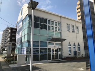 本社外観