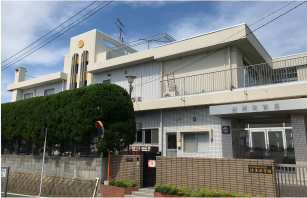 保育園入口