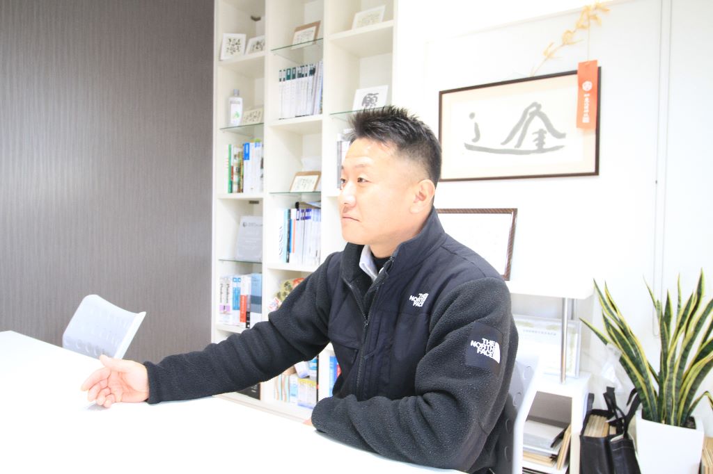 代表取締役　吉村　潤平