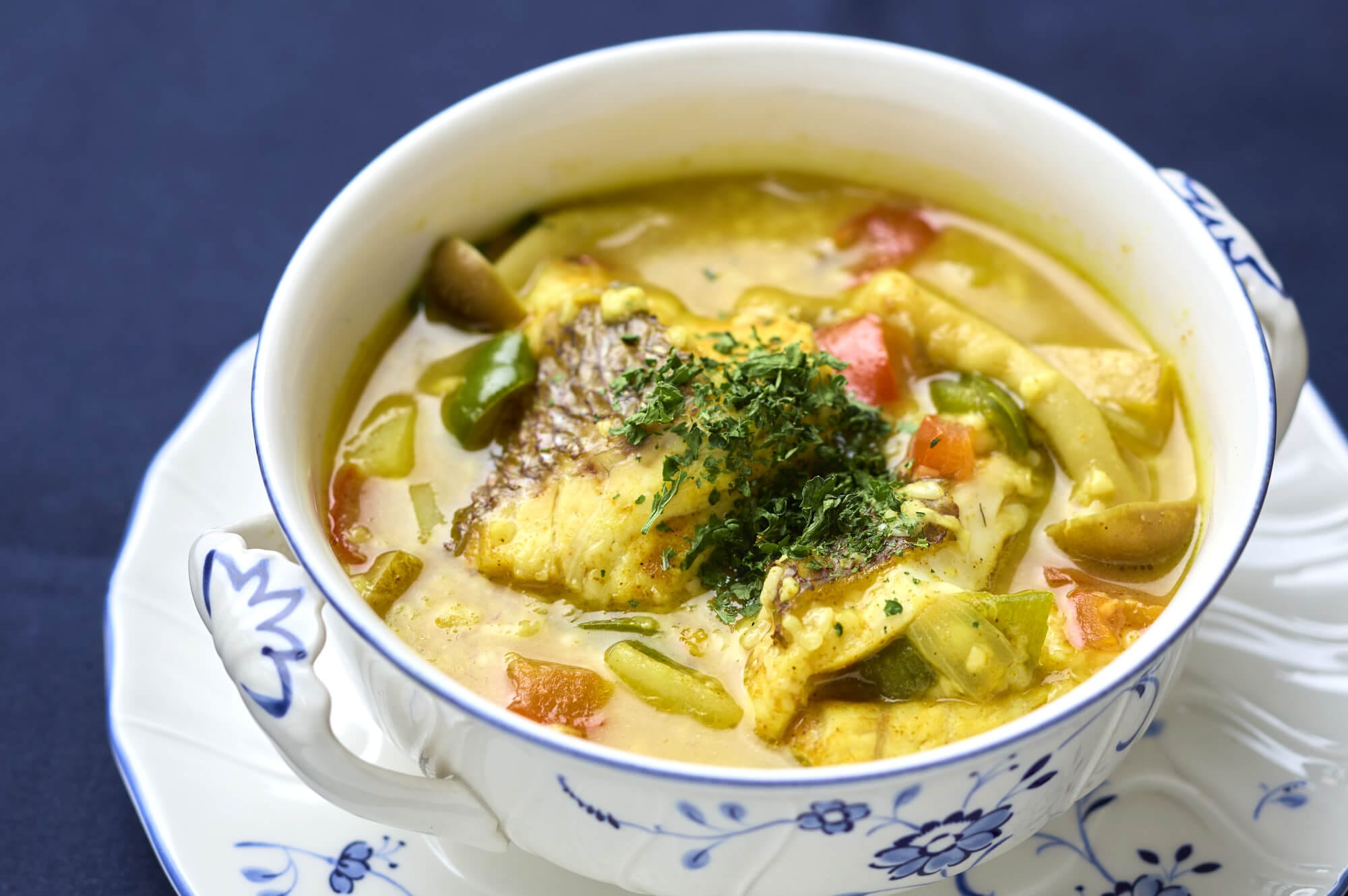 地魚と甘酒の彩りカレースープ